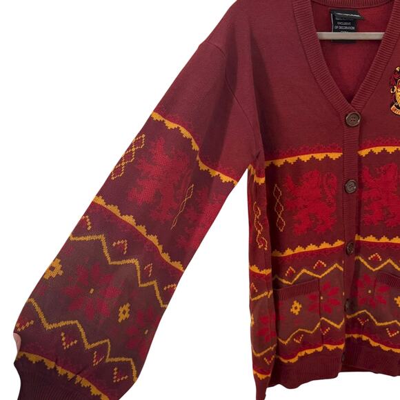 Harry Potter Wizarding World Gryffindor Fair Isle Cardigan Red Size Small - Picture 6 of 10